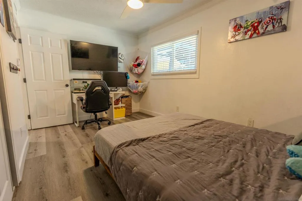 6418 Hayward Way, San Diego, California 92139 home-pic-19