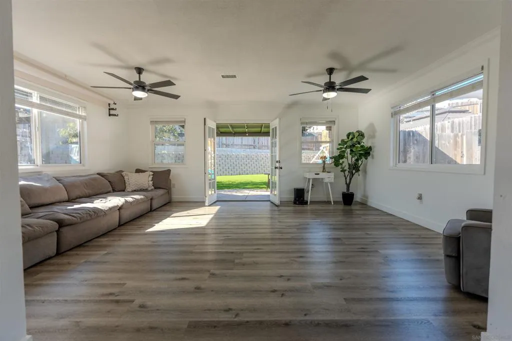 6418 Hayward Way, San Diego, California 92139 home-pic-3