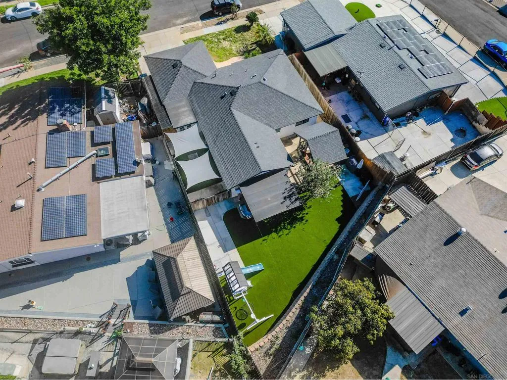 6418 Hayward Way, San Diego, California 92139 home-pic-26