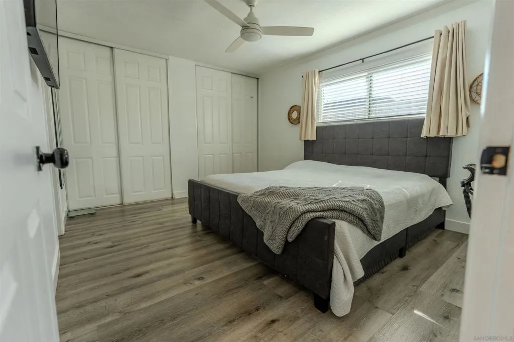 6418 Hayward Way, San Diego, California 92139 home-pic-24