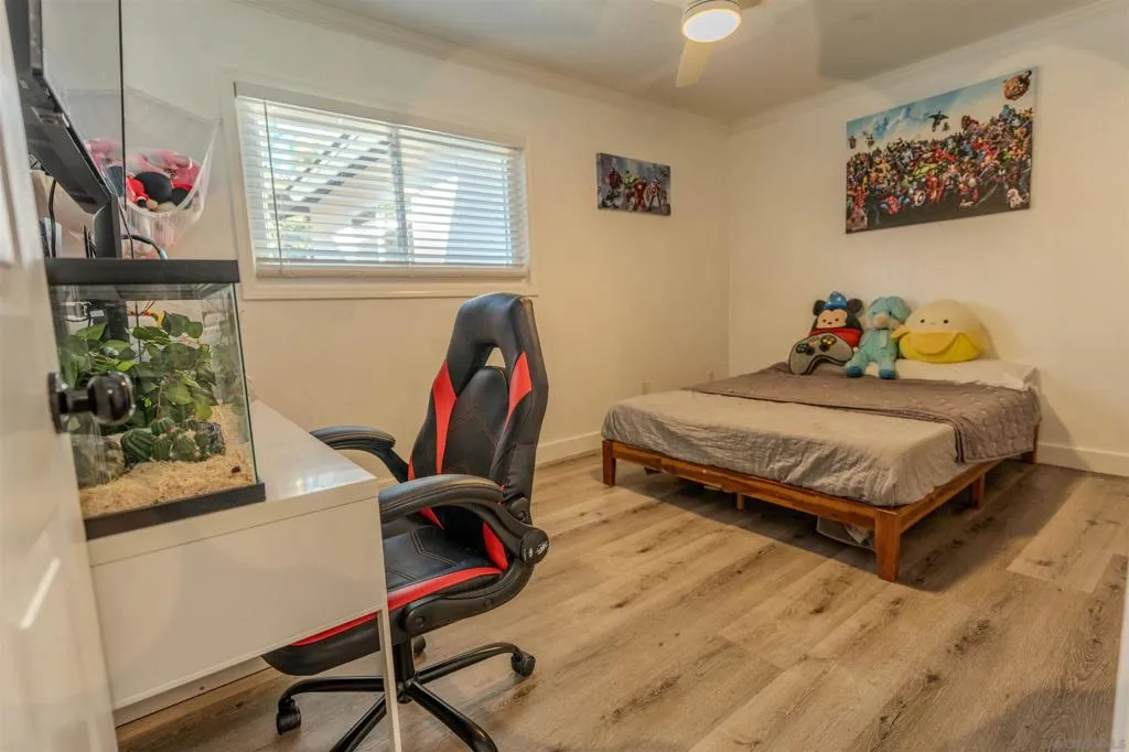 6418 Hayward Way, San Diego, California 92139 home-pic-18