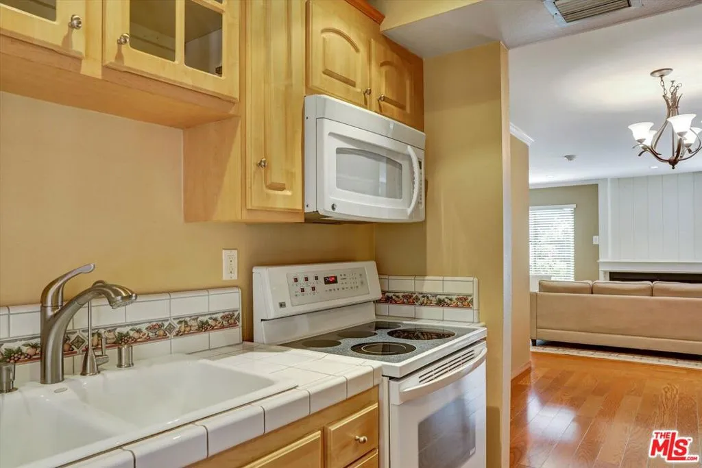 4845 Maytime Lane, Culver City, California 90230 home-pic-9