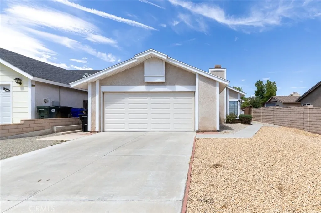 16880 Glennaire Avenue, Victorville, California 92395 home-pic-1