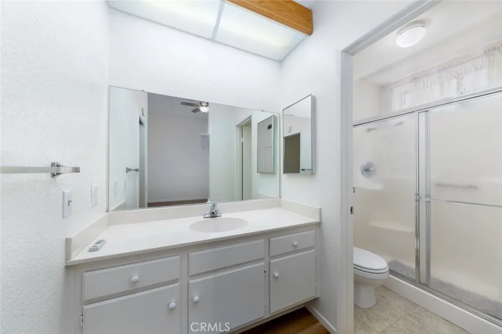 16880 Glennaire Avenue, Victorville, California 92395 home-pic-21