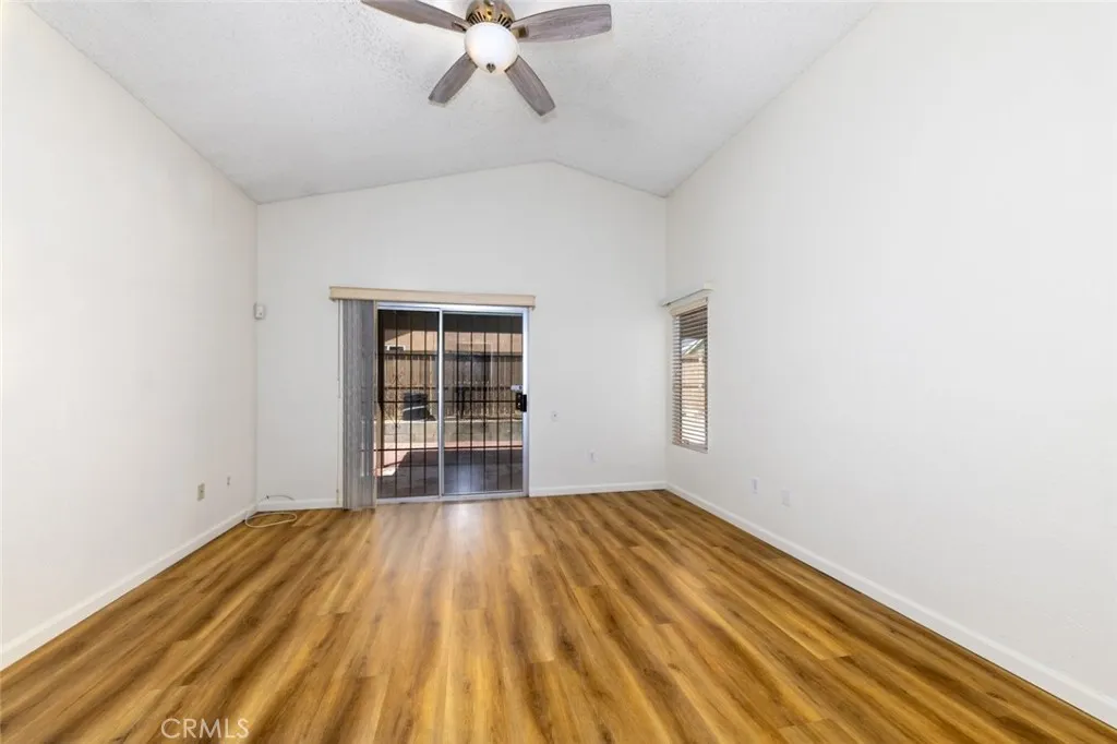 16880 Glennaire Avenue, Victorville, California 92395 home-pic-14