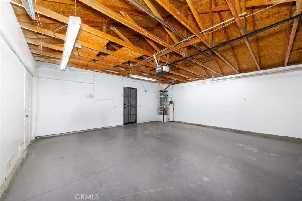 16880 Glennaire Avenue, Victorville, California 92395 home-pic-27