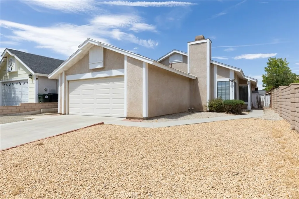 16880 Glennaire Avenue, Victorville, California 92395 home-pic-2