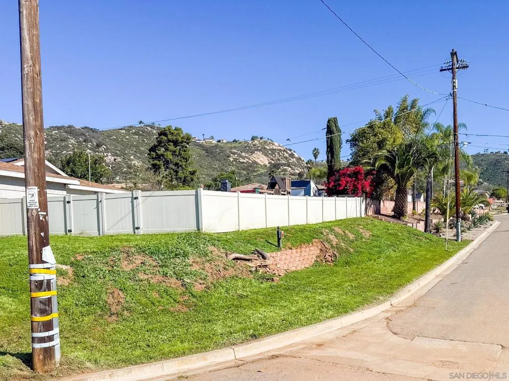 1421 Teton Dr, El Cajon, California 92021 home-pic-40