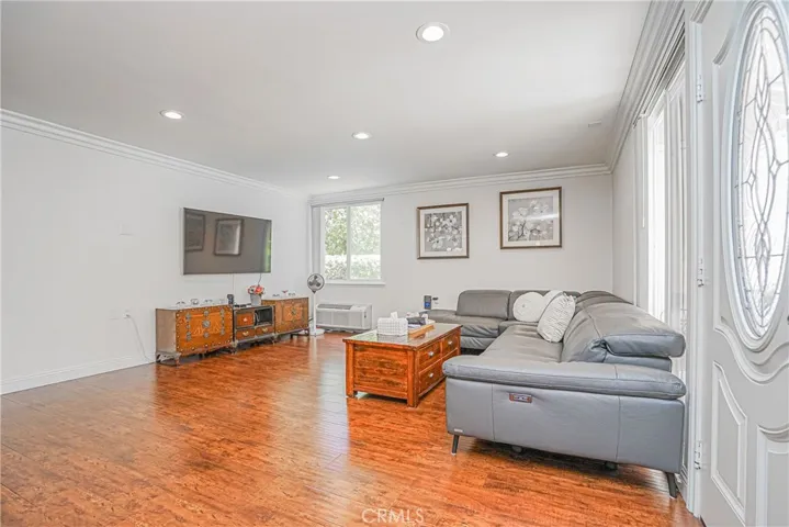 Spacious living room