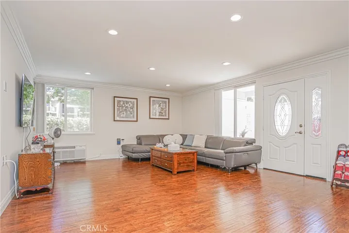 wood like flooring through out