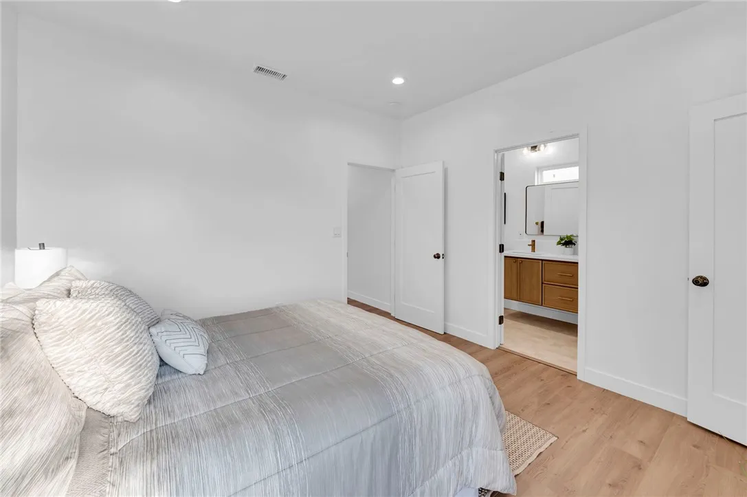 5160 Oakland, Los Angeles, California 90032 home-pic-24