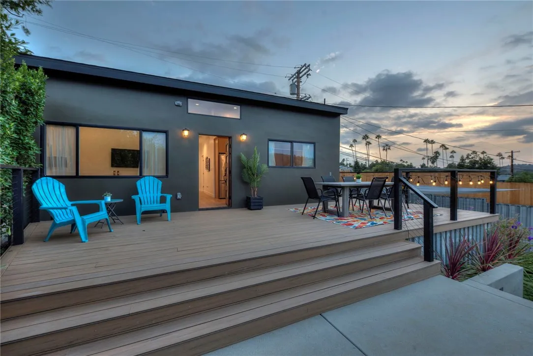 5160 Oakland, Los Angeles, California 90032 home-pic-2