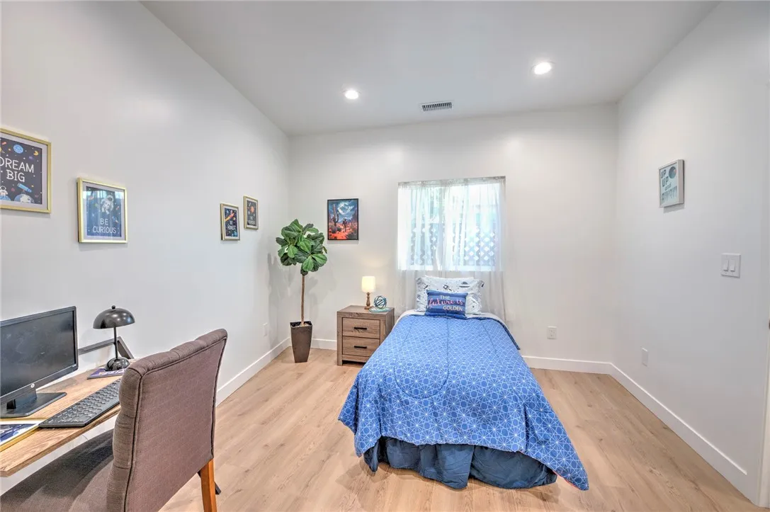 5160 Oakland, Los Angeles, California 90032 home-pic-33
