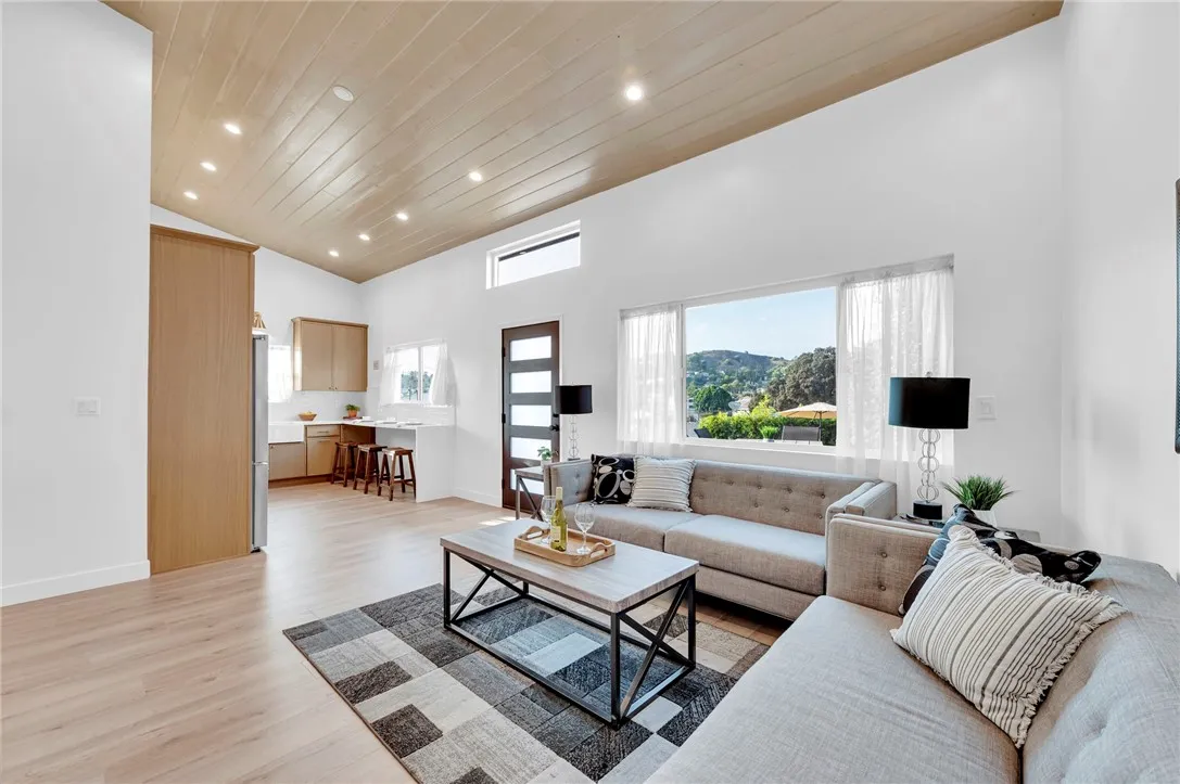 5160 Oakland, Los Angeles, California 90032 home-pic-14