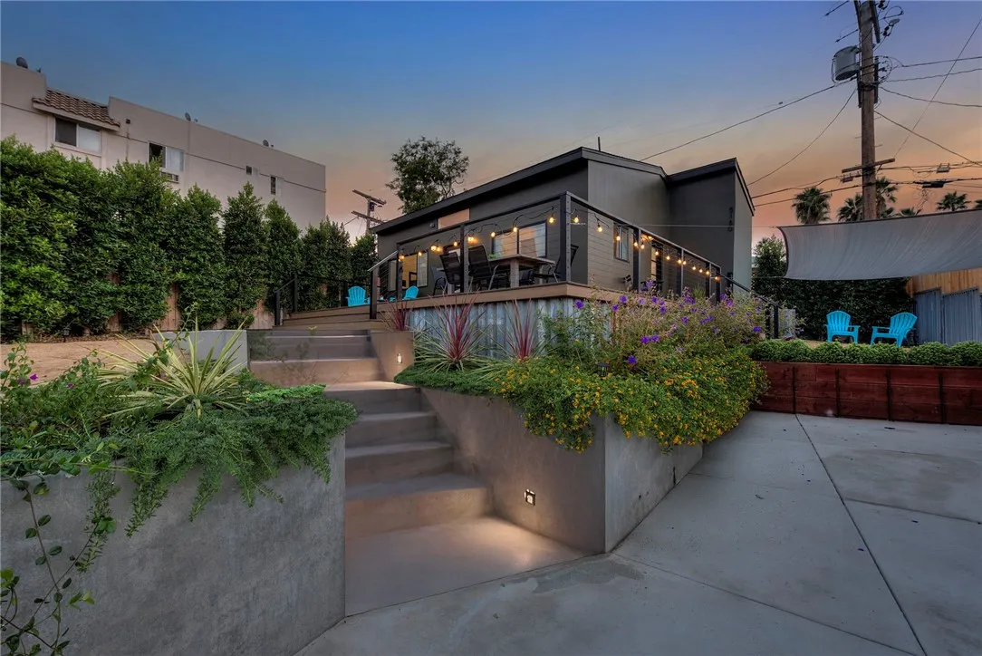 5160 Oakland, Los Angeles, California 90032 home-pic-4