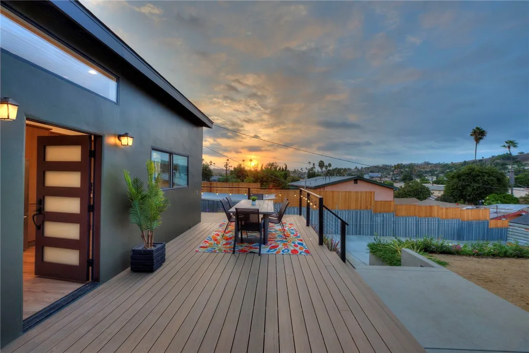 5160 Oakland, Los Angeles, California 90032 home-pic-1