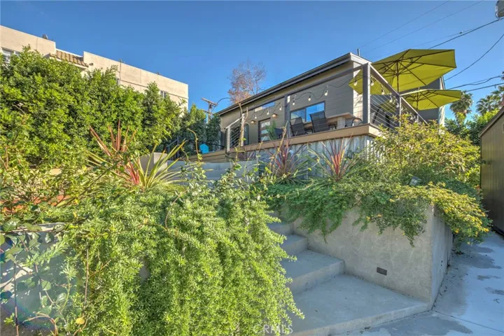 5160 Oakland, Los Angeles, California 90032