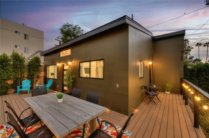 5160 Oakland, Los Angeles, California 90032