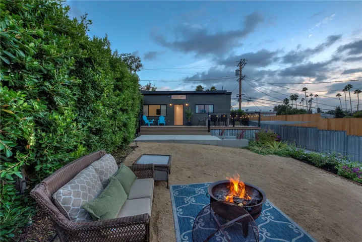 5160 Oakland, Los Angeles, California 90032