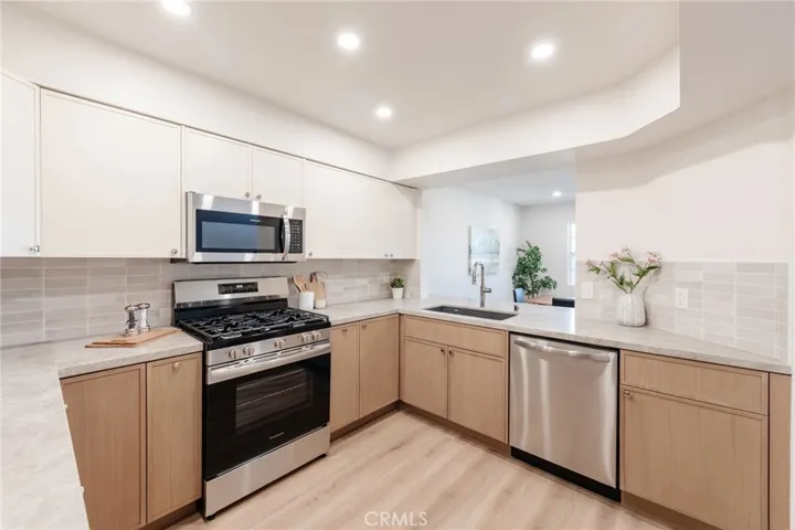 Another pic of kitchen