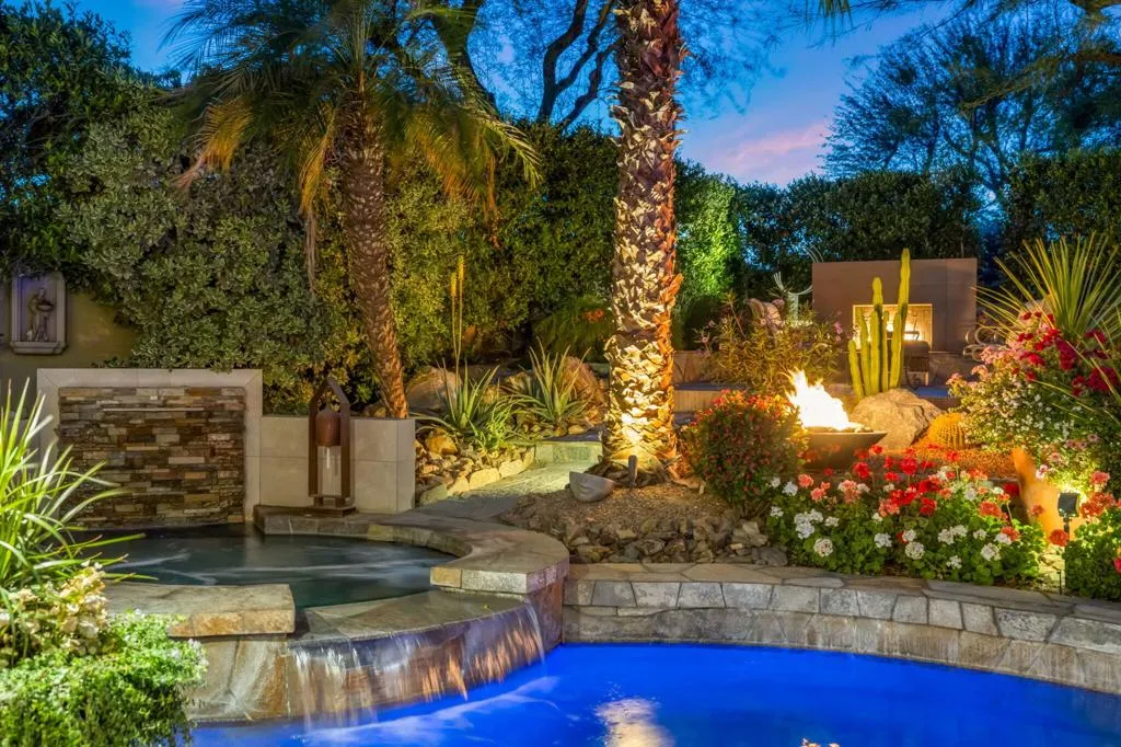 688 Mission Creek Drive, Palm Desert, California 92211 home-pic-2
