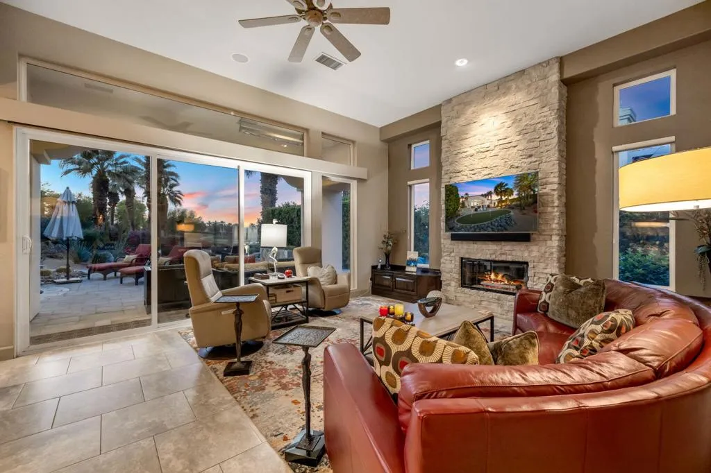 688 Mission Creek Drive, Palm Desert, California 92211 home-pic-10