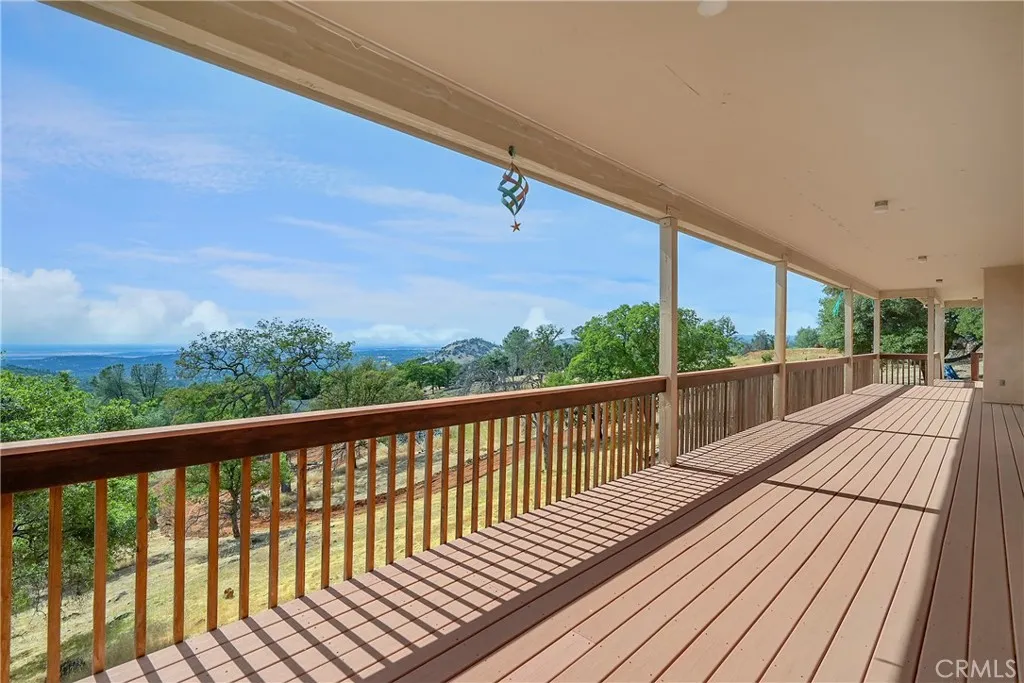 Expansive views from double decks.