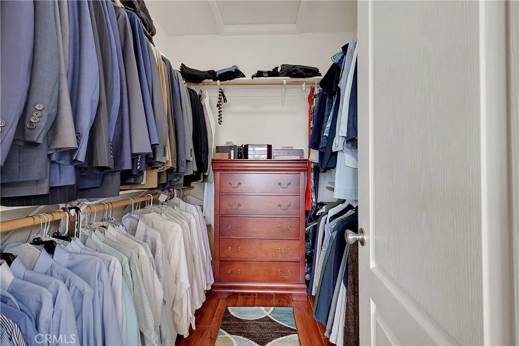 Primary suite closet