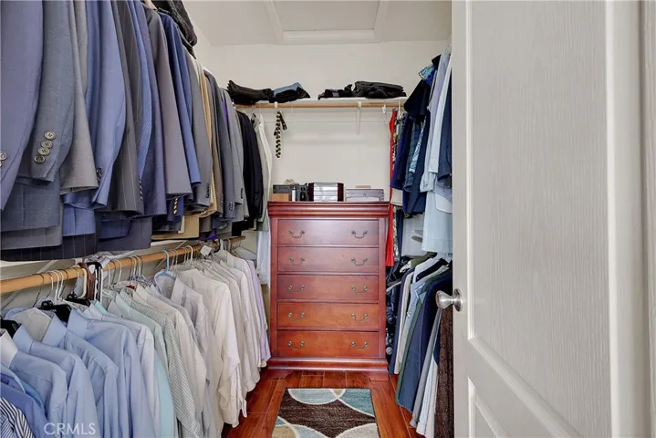 Primary suite closet
