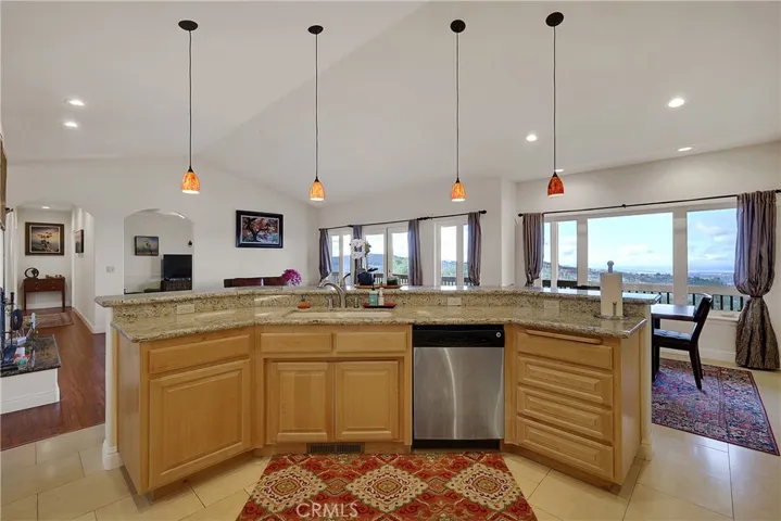 Kitchen bar Island.