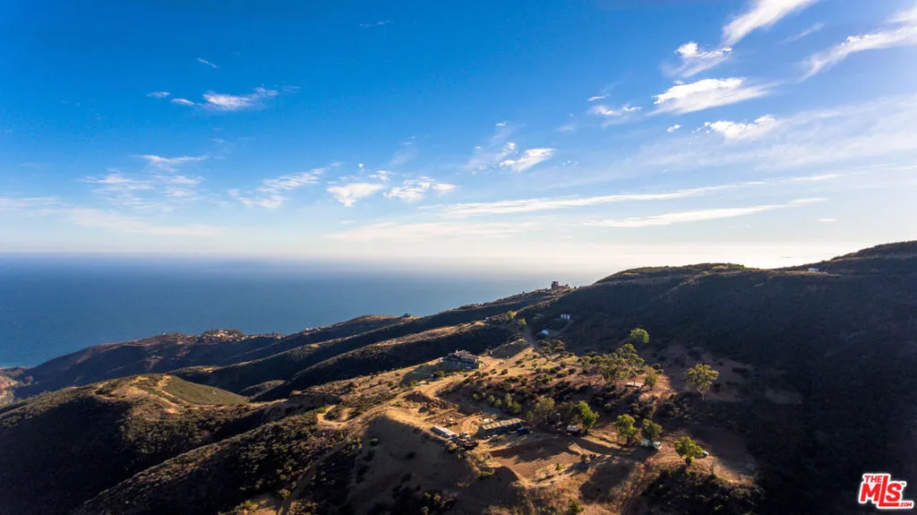 9950 Cotharin Road, Malibu, California 90265 home-pic-43