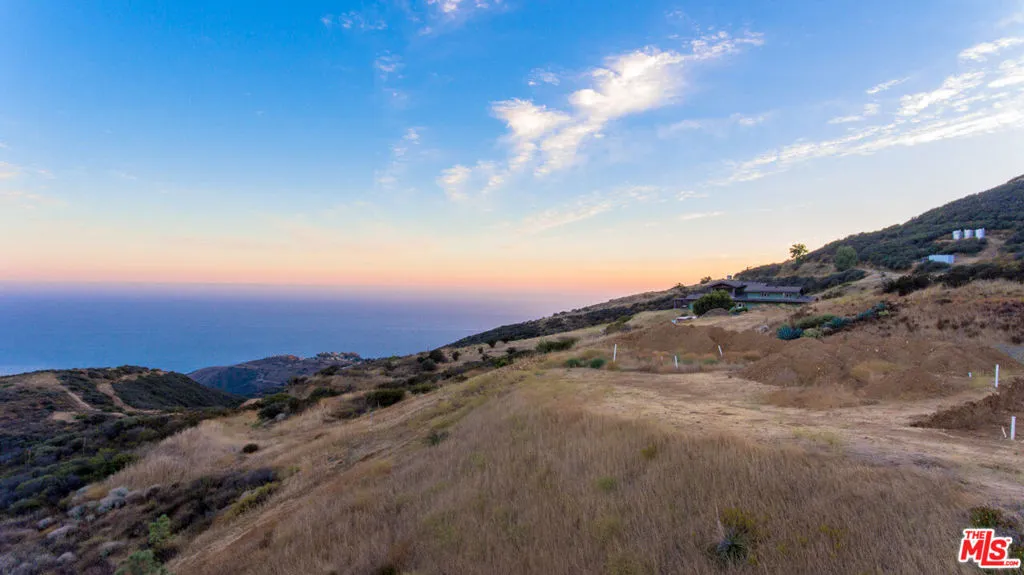 9950 Cotharin Road, Malibu, California 90265 home-pic-35