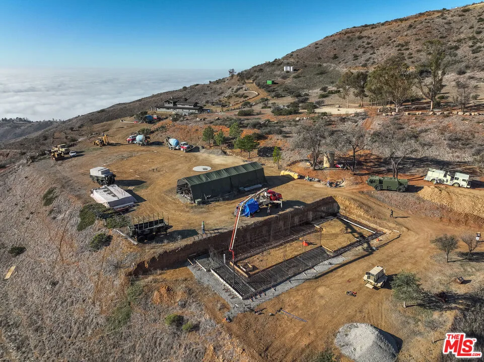 9950 Cotharin Road, Malibu, California 90265 home-pic-8