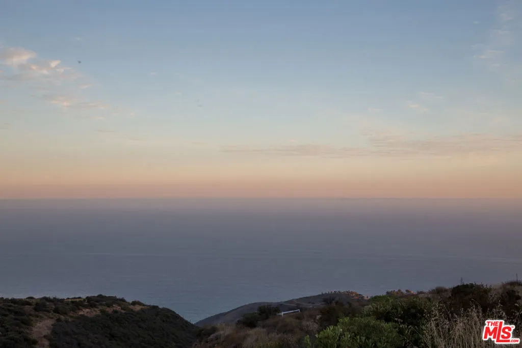 9950 Cotharin Road, Malibu, California 90265 home-pic-39