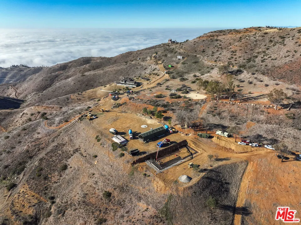 9950 Cotharin Road, Malibu, California 90265 home-pic-21