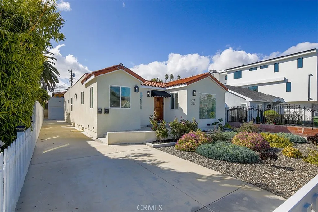 2131 2133 S Cloverdale, Los Angeles, California 90016 home-pic-2