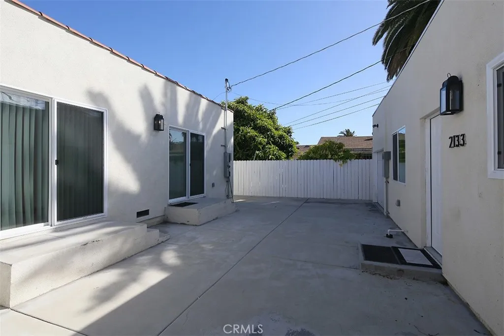2131 2133 S Cloverdale, Los Angeles, California 90016 home-pic-9