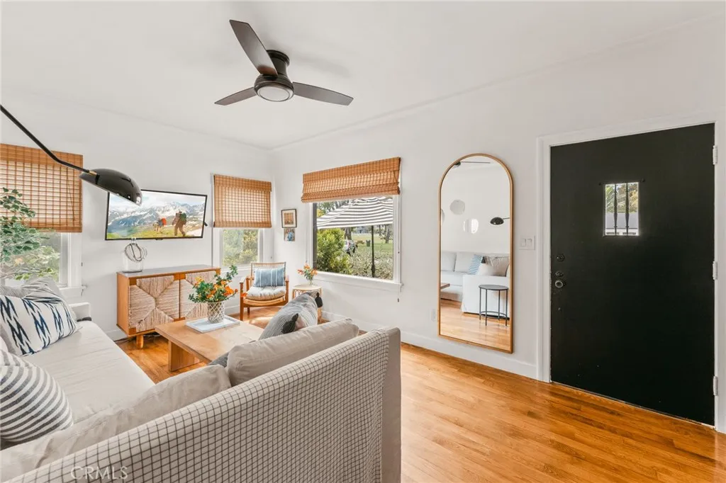 816 11th, Huntington Beach, California 92648 home-pic-2