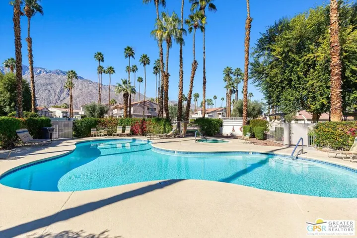 2001 E Camino Parocela B8, Palm Springs, California 92264