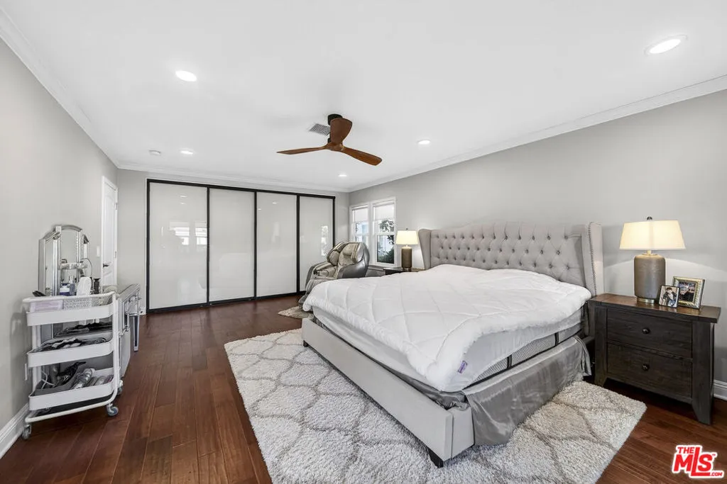 416 S Van Ness Avenue, Los Angeles, California 90020 home-pic-14