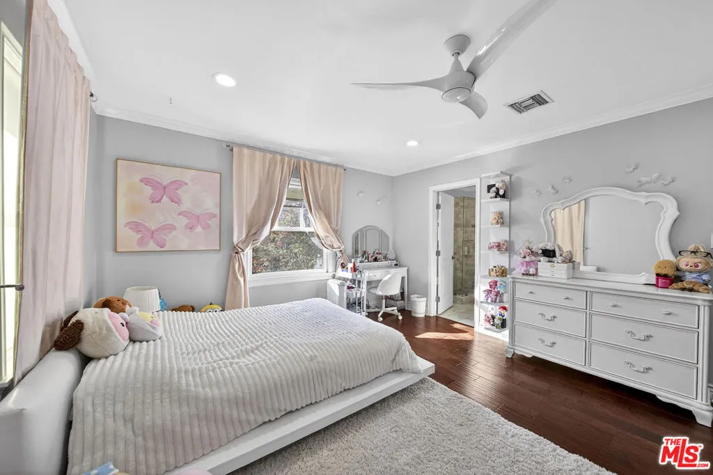416 S Van Ness Avenue, Los Angeles, California 90020 home-pic-21