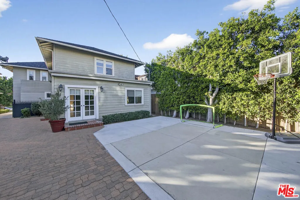 416 S Van Ness Avenue, Los Angeles, California 90020 home-pic-34