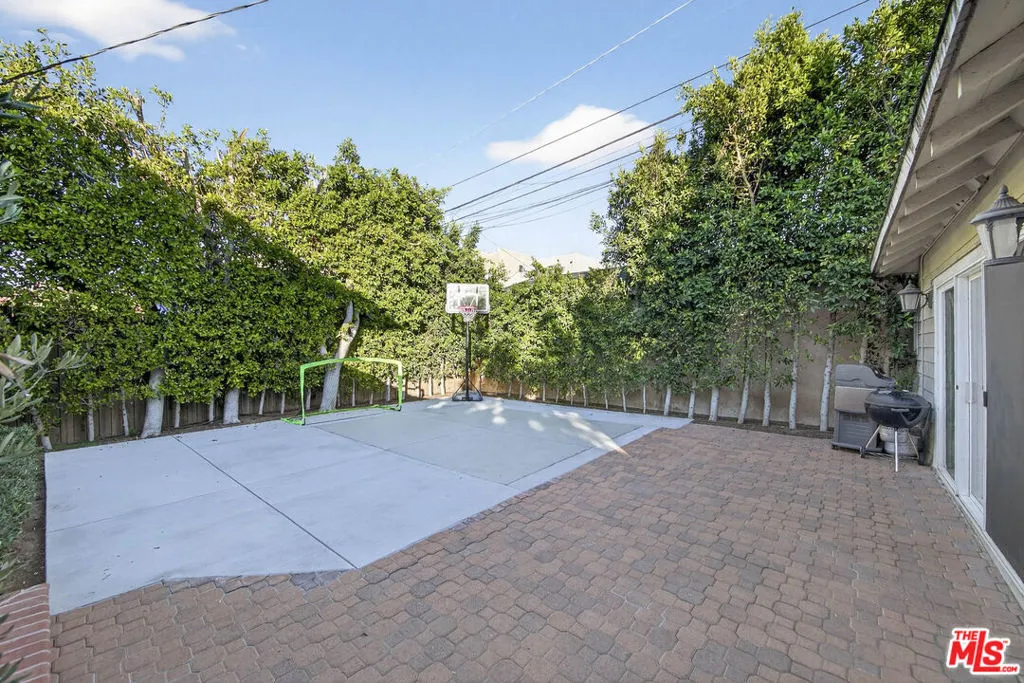 416 S Van Ness Avenue, Los Angeles, California 90020 home-pic-33