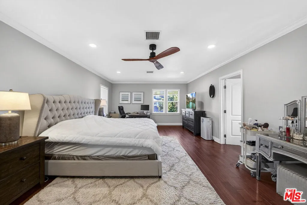 416 S Van Ness Avenue, Los Angeles, California 90020 home-pic-15