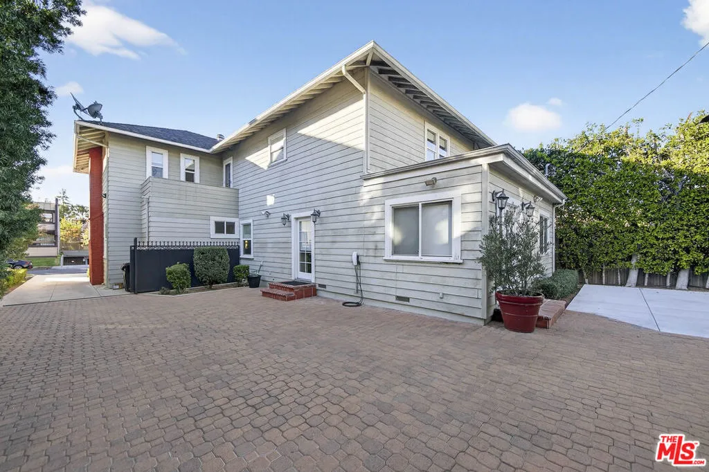 416 S Van Ness Avenue, Los Angeles, California 90020 home-pic-28