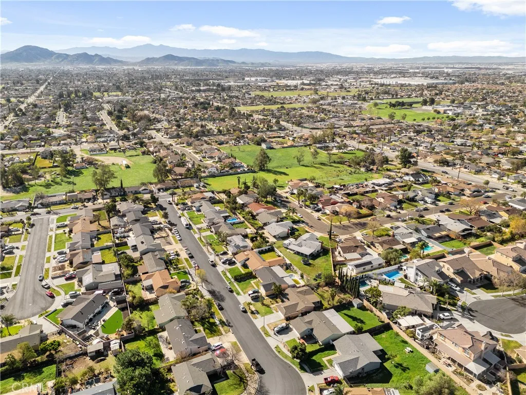 7494 Lemon Street, Fontana, California 92336 home-pic-21