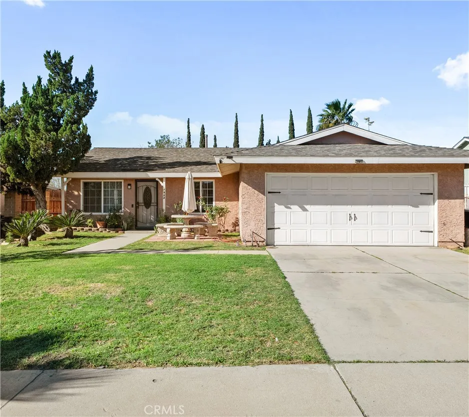7494 Lemon Street, Fontana, California 92336 home-pic-1
