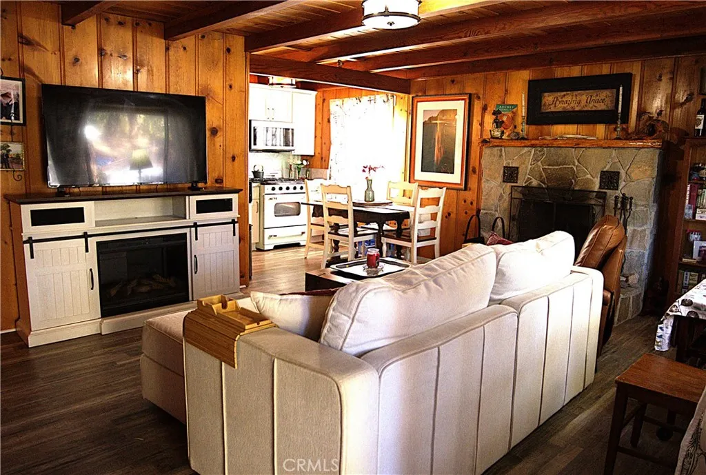 1671 Twin Lakes, Wrightwood, California 92397 home-pic-9