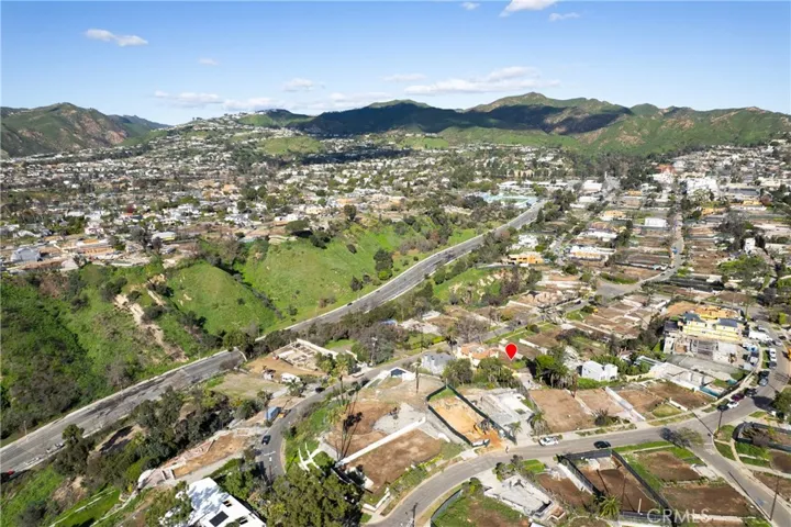 560 Radcliffe Avenue, Pacific Palisades, California 90272