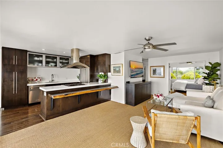 Open floor plan great for entertaining